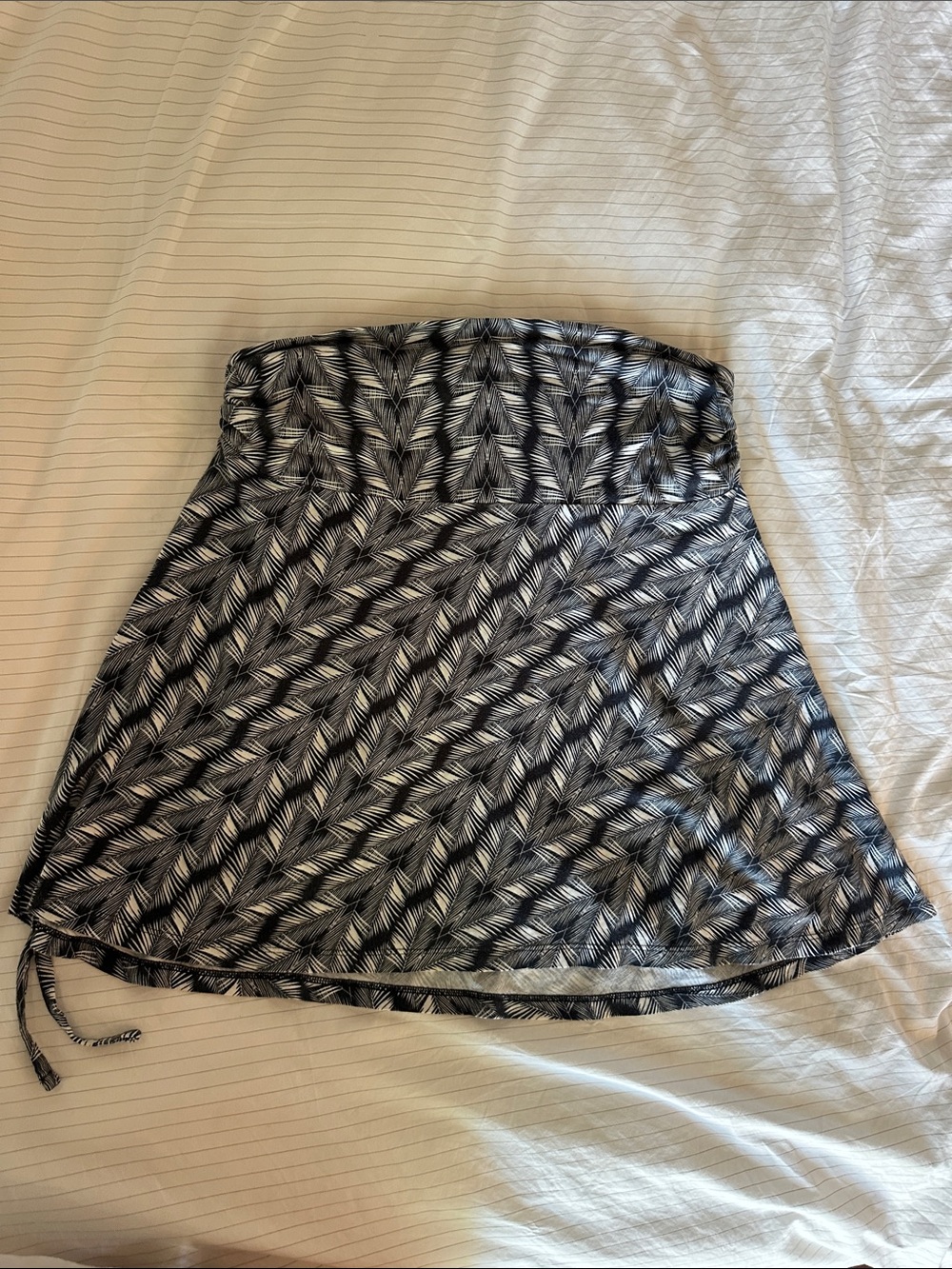Patagonia Navy and White Leaf-Print Mini Skirt - M